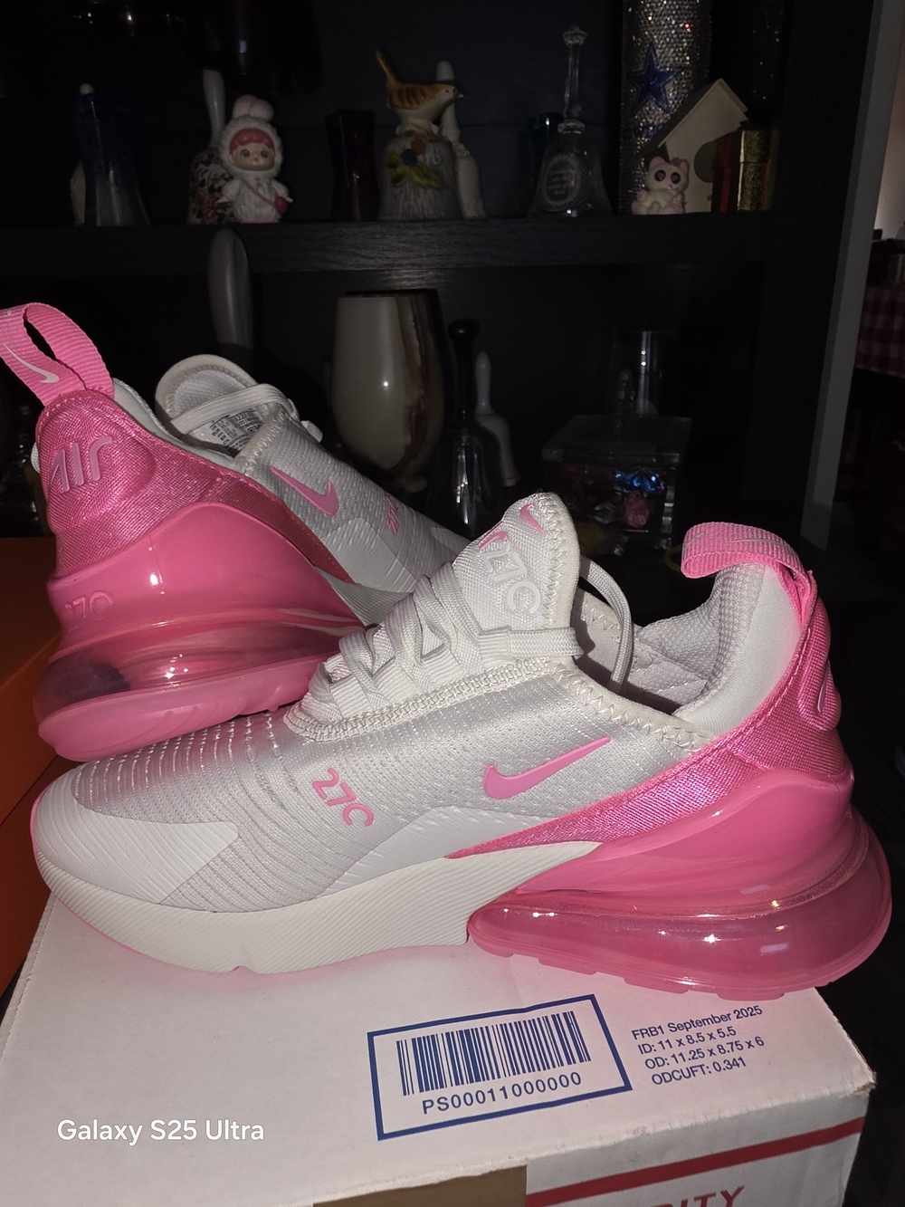 Air Max 270 New With No Box. Size 5Y/6.5W